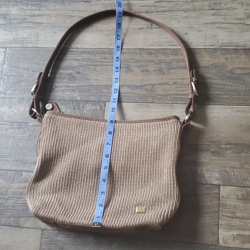 The Sak Tan Shoulder Bag - Picture 4 of 10